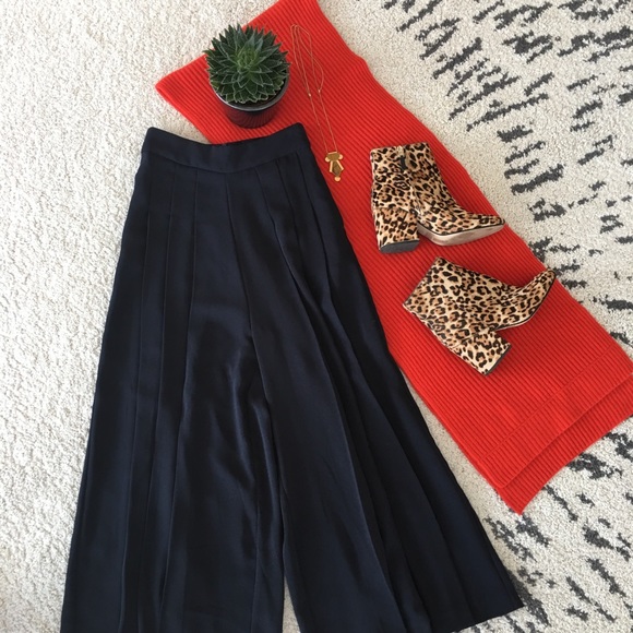 Zara Pants - NWT Zara: Wide-leg Pleated Pants